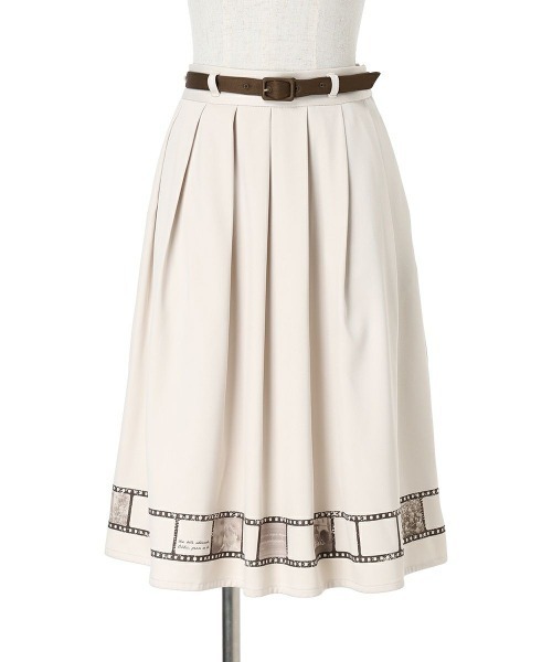 F i.n.t（フィント）の「ベルト付きフィルムプリントスカート（スカート・レディース・ライトベージュ/ライトグレー・FREE）」の5枚目の写真