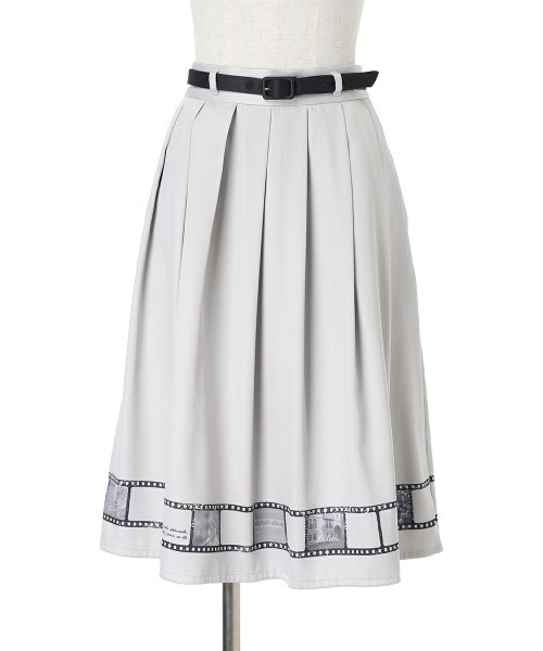 F i.n.t（フィント）の「ベルト付きフィルムプリントスカート（スカート・レディース・ライトベージュ/ライトグレー・FREE）」の6枚目の写真