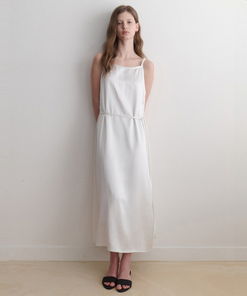 LENAV(ルナブ)の「les satin one-piece (white)(ワンピース・レディース・その他・MEDIUM/SMALL)」の1枚目の写真