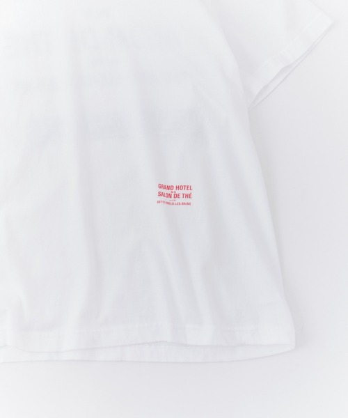 TRICOMER(トリコメル)の「【 TRICOMER / トリコメル 】 GRAND HOTEL de la SALON DE THE / グランドホテル デ ラ サロン スタッフTシャツ(Tシャツ/カットソー・レディース・ホワイト/グレー・FREE)」の10枚目の写真