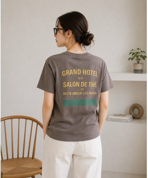 TRICOMER(トリコメル)の「【 TRICOMER / トリコメル 】 GRAND HOTEL de la SALON DE THE / グランドホテル デ ラ サロン スタッフTシャツ(Tシャツ/カットソー・レディース・ホワイト/グレー・FREE)」の9枚目の写真
