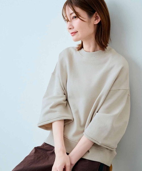 IEDIT（イディット）の「ＩＥＤＩＴ　まろやかなニュアンスカラーのコットンラフシルエットスウェットトップス（スウェット・レディース・インディゴブルー/カーキ/グレイッシュベージュ・S/3L/LL/L/M）」の2枚目の写真