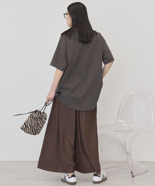 AMERICAN HOLIC(アメリカンホリック)の「PORTLAND裾ラウンドTシャツ(Tシャツ/カットソー・レディース・オフホワイト/チャコールグレー/ネイビー/ホワイト系その他/グレー系その他・FREE)」の19枚目の写真