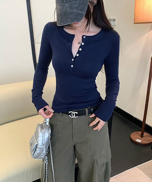 Girly Doll(ガーリードール)の「ヘンリーネック長袖トップス(Tシャツ/カットソー・レディース・ピンク/ネイビー/イエロー/ベージュ/モカ・F)」の9枚目の写真
