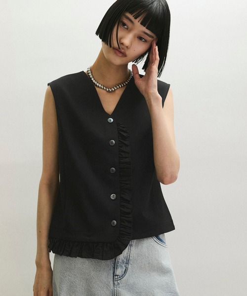 ADAM ET ROPE'（アダムエロペ）の「【WEB限定】・【定番】ラッフルコンビスリーブレストップス（Tシャツ/カットソー・レディース・ブラック/ブラック系その他2/ホワイト・FREE）」の2枚目の写真