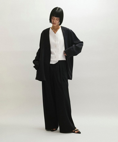 ADAM ET ROPE'（アダムエロペ）の「【WEB限定】・【定番】ラッフルコンビスリーブレストップス（Tシャツ/カットソー・レディース・ブラック/ブラック系その他2/ホワイト・FREE）」の18枚目の写真