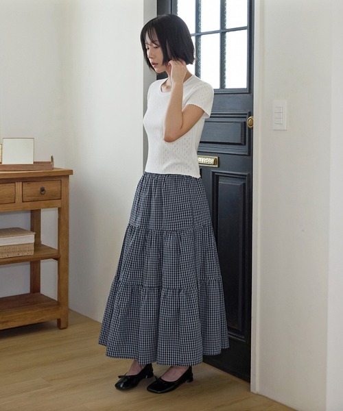 UNE MANSION（ユヌマンション）の「フラワーパンチングフリルトリミングビスコースサマーニット（Tシャツ/カットソー・レディース・ピンク/ネイビー/アイボリー/ブルー・FREE）」の6枚目の写真