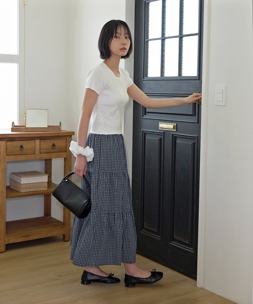 UNE MANSION（ユヌマンション）の「フラワーパンチングフリルトリミングビスコースサマーニット（Tシャツ/カットソー・レディース・ピンク/ネイビー/アイボリー/ブルー・FREE）」の10枚目の写真