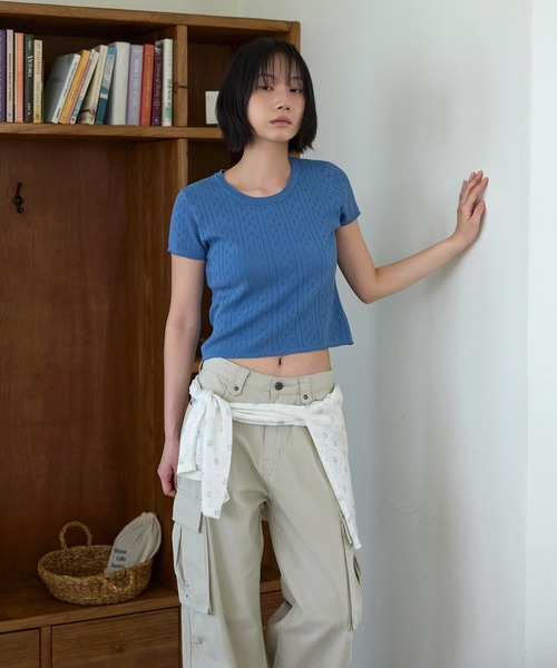 UNE MANSION（ユヌマンション）の「フラワーパンチングフリルトリミングビスコースサマーニット（Tシャツ/カットソー・レディース・ピンク/ネイビー/アイボリー/ブルー・FREE）」の22枚目の写真