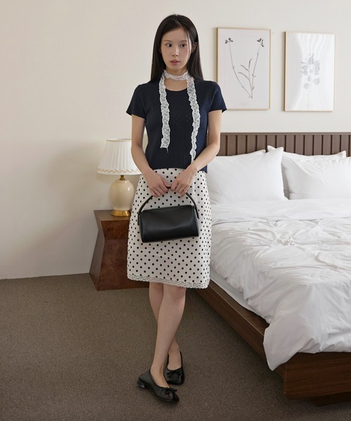 UNE MANSION（ユヌマンション）の「フラワーパンチングフリルトリミングビスコースサマーニット（Tシャツ/カットソー・レディース・ピンク/ネイビー/アイボリー/ブルー・FREE）」の18枚目の写真