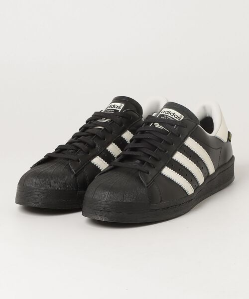 adidas Originals(アディダスオリジナルス)の「SUPERSTAR 82 GTX(スニーカー・メンズ・ブラック・26.0cm/26.5cm/27.0cm/27.5cm/28.0cm)」の1枚目の写真