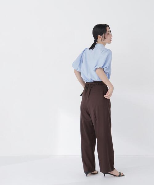 NATURAL BEAUTY BASIC(ナチュラルビューティーベーシック)の「ベルテッドタックワイドパンツ(その他パンツ・レディース・グレー/ダークブラウン・P/S/MEDIUM/SMALL)」の4枚目の写真