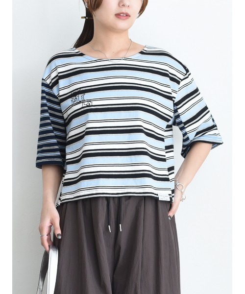 Eimee Law(エイミーロウ)の「ボーダーパッチワーク エンブロクロップドTシャツ(Tシャツ/カットソー・レディース・ボルドー/カーキ/サックスブルー・FREE)」の1枚目の写真