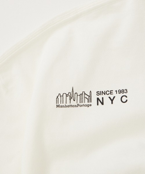 Manhattan Portage（マンハッタンポーテージ）の「[MANHATTAN PORTAGE/マンハッタンポーテージ] スカイラインロゴ ショートスリーブ ポケットTシャツ（Tシャツ/カットソー・レディース・ホワイト/ブラック・M/XL/L）」の4枚目の写真