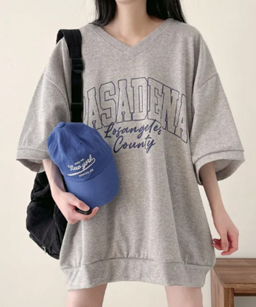 VIVID LADY(ビビッドレディー)の「カレッジロゴ Vネック 半袖スウェット(Tシャツ/カットソー・レディース・ライトグレー/グレー/ブラック・FREE)」の8枚目の写真