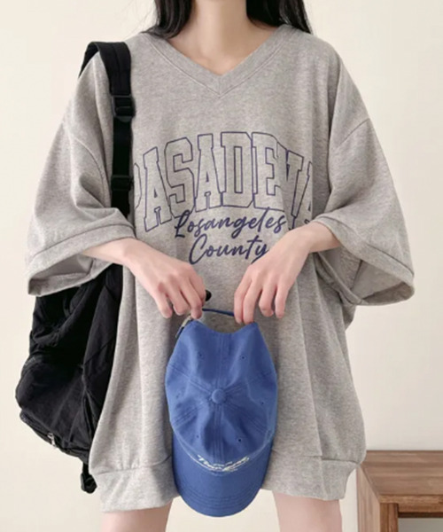 VIVID LADY(ビビッドレディー)の「カレッジロゴ Vネック 半袖スウェット(Tシャツ/カットソー・レディース・ライトグレー/グレー/ブラック・FREE)」の10枚目の写真