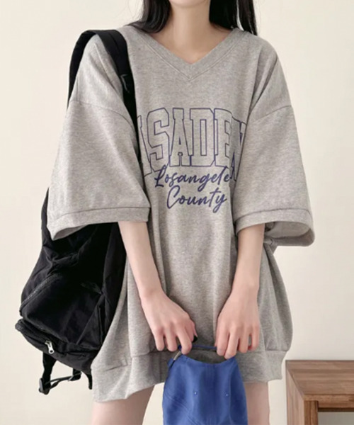 VIVID LADY(ビビッドレディー)の「カレッジロゴ Vネック 半袖スウェット(Tシャツ/カットソー・レディース・ライトグレー/グレー/ブラック・FREE)」の12枚目の写真