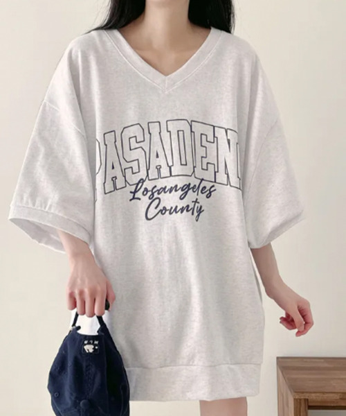 VIVID LADY(ビビッドレディー)の「カレッジロゴ Vネック 半袖スウェット(Tシャツ/カットソー・レディース・ライトグレー/グレー/ブラック・FREE)」の6枚目の写真