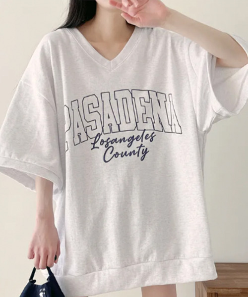 VIVID LADY(ビビッドレディー)の「カレッジロゴ Vネック 半袖スウェット(Tシャツ/カットソー・レディース・ライトグレー/グレー/ブラック・FREE)」の7枚目の写真