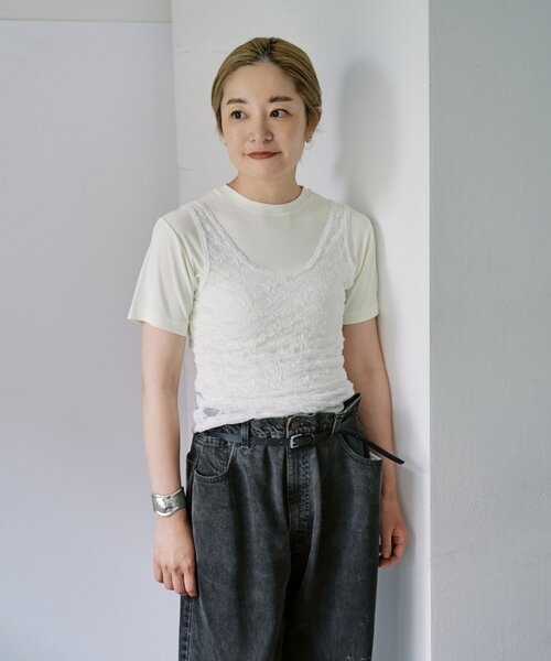 SHENERY(シーナリー)の「【LUALY】シアープレーンチビTee(Tシャツ/カットソー・レディース・ブラック/モカ/サックスブルー/オフホワイト/イエロー・FREE)」の5枚目の写真