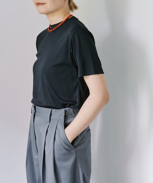 SHENERY(シーナリー)の「【LUALY】シアープレーンチビTee(Tシャツ/カットソー・レディース・ブラック/モカ/サックスブルー/オフホワイト/イエロー・FREE)」の14枚目の写真