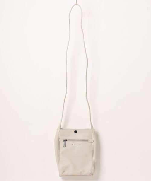 Champion（チャンピオン）の「チャンピオン ショルダーバッグ 5W30 2L 65281（ショルダーバッグ・メンズ・ベージュ/ブラック・FREE）」の2枚目の写真