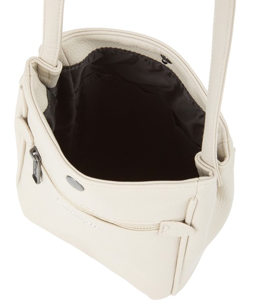 Champion（チャンピオン）の「チャンピオン ショルダーバッグ 5W30 2L 65281（ショルダーバッグ・メンズ・ベージュ/ブラック/グレー・FREE）」の15枚目の写真