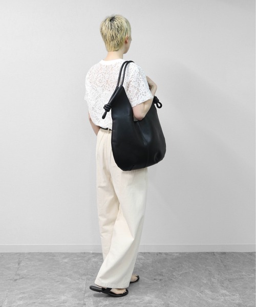 THE CELL.(ザセルドット)の「サイドノットワンハンドルBAG SIDE-KNOT ONE-HANDLE BAG(ショルダーバッグ・レディース・ブラック・FREE)」の3枚目の写真