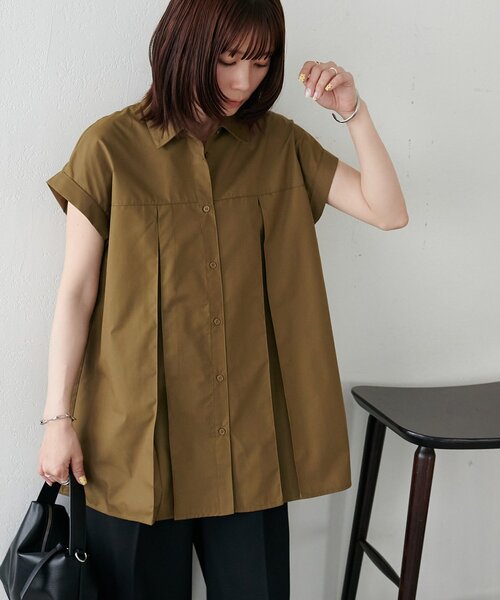 DISCOAT（ディスコート）の「【WEB限定】タックフレンチスリーブシャツ（シャツ/ブラウス・レディース・チャコールグレー/オフホワイト/カーキ・MEDIUM）」の4枚目の写真