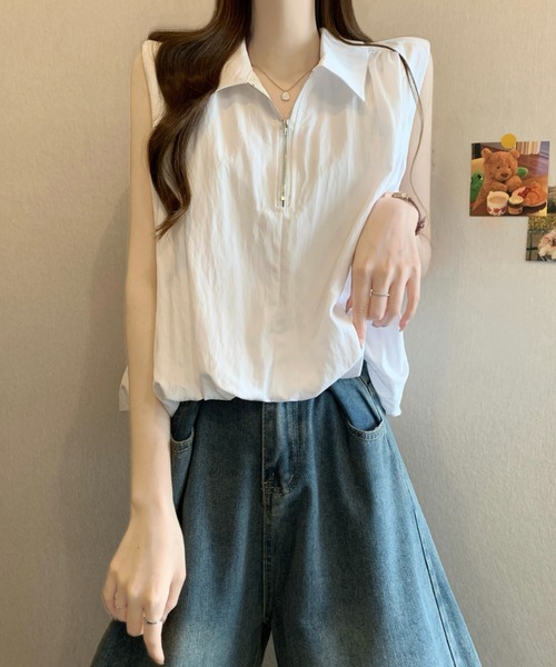 LUCPY（ラクピー）の「ハーフジップノースリーブブラウス（シャツ/ブラウス・レディース・ホワイト/ピンク/アイボリー/ブルー・FREE）」の2枚目の写真