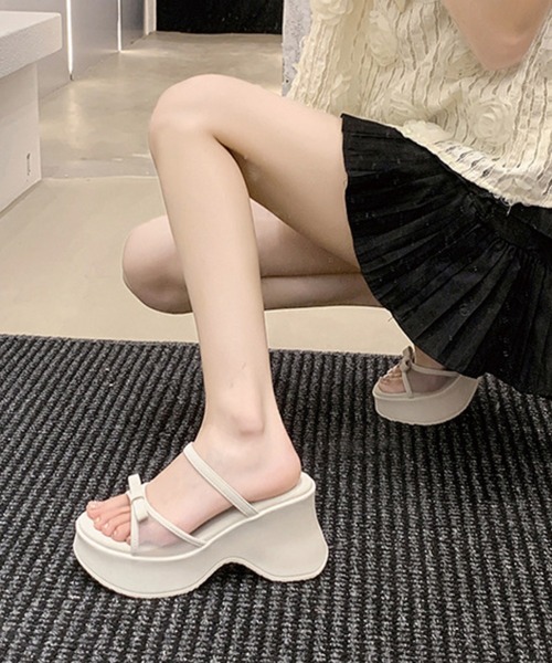 ADDITION STORE(アディションストア)の「\脚長美脚♪プラス8センチ/リボンアクセント 厚底サンダル(サンダル・レディース・ホワイト/ブラック・25/24.5/24/23.5/23)」の7枚目の写真