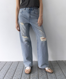 a destroyed denim (light blue)