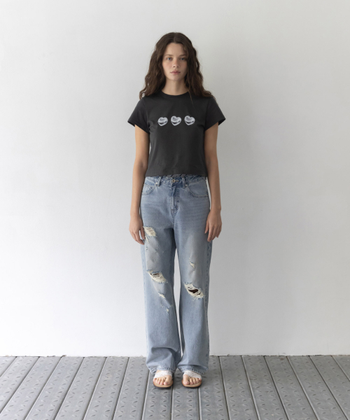 haag（ヘイグ）の「a destroyed denim (light blue)（デニムパンツ・レディース・その他・SMALL/MEDIUM）」の2枚目の写真