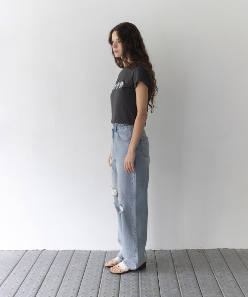 haag（ヘイグ）の「a destroyed denim (light blue)（デニムパンツ・レディース・その他・SMALL/MEDIUM）」の3枚目の写真