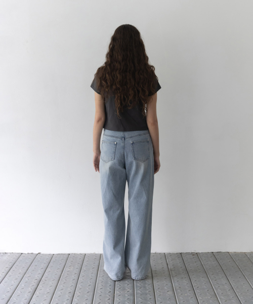 haag（ヘイグ）の「a destroyed denim (light blue)（デニムパンツ・レディース・その他・SMALL/MEDIUM）」の4枚目の写真