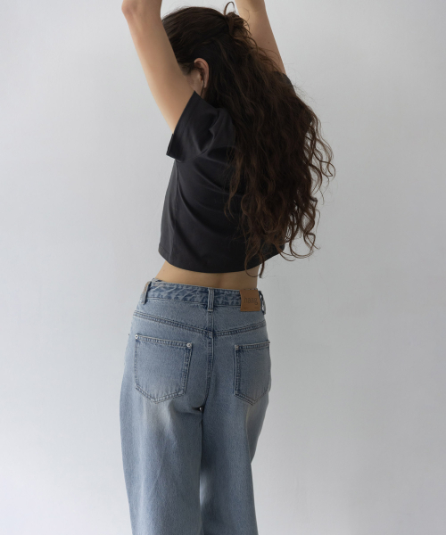 haag（ヘイグ）の「a destroyed denim (light blue)（デニムパンツ・レディース・その他・SMALL/MEDIUM）」の6枚目の写真