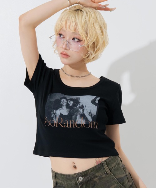 ANAP(アナップ)の「英字プリントクロップド丈Tシャツ(Tシャツ/カットソー・レディース・ブラック/ホワイト/ライトグレー・F)」の4枚目の写真
