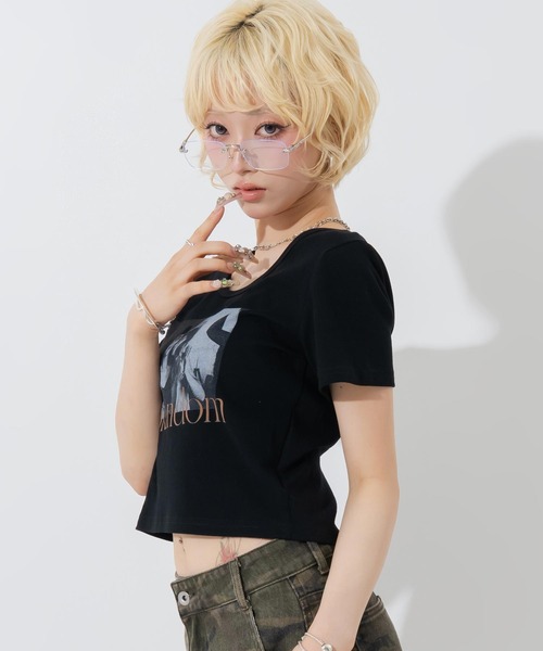 ANAP(アナップ)の「英字プリントクロップド丈Tシャツ(Tシャツ/カットソー・レディース・ブラック/ホワイト/ライトグレー・F)」の5枚目の写真