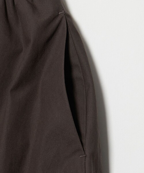 UNITED ARROWS(ユナイテッドアローズ)の「シルキー ギャザー フレア スカート ‐ウォッシャブル‐(スカート・レディース・ブラック/ダークブラウン/ネイビー・38/36)」の17枚目の写真