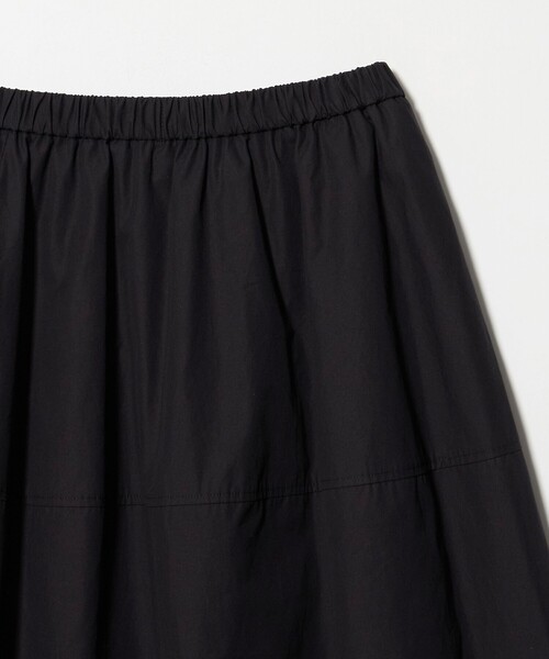 UNITED ARROWS(ユナイテッドアローズ)の「シルキー ギャザー フレア スカート ‐ウォッシャブル‐(スカート・レディース・ブラック/ダークブラウン/ネイビー・38/36)」の22枚目の写真
