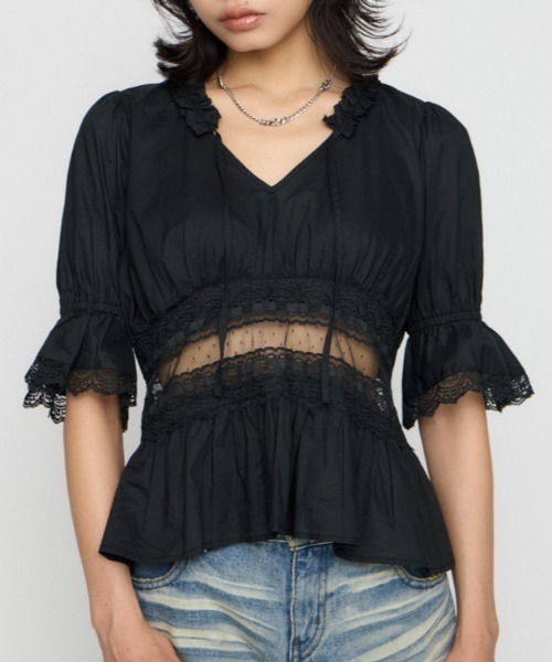 LAGUA GEM(ラグアジェム)の「PUFF SLEEVE AIRY トップス(シャツ/ブラウス・レディース・ホワイト/ブラック・FREE)」の1枚目の写真