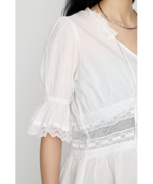 LAGUA GEM(ラグアジェム)の「PUFF SLEEVE AIRY トップス(シャツ/ブラウス・レディース・ホワイト/ブラック・FREE)」の15枚目の写真