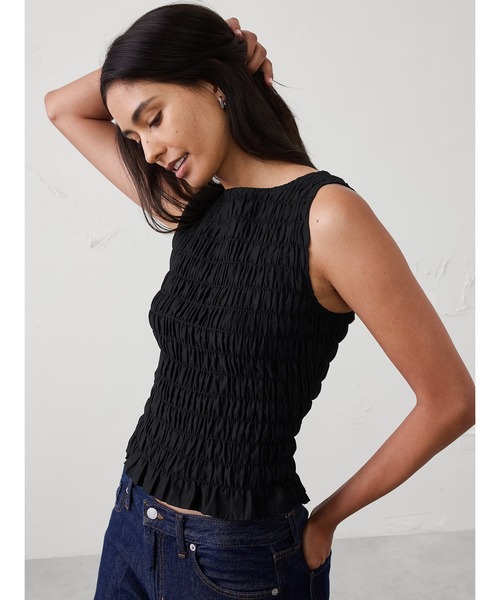 BANANA REPUBLIC FACTORY STORE(バナナリパブリック ファクトリーストア)の「BANANA REPUBLIC FACTORY STORE ボートネックスモッキングクロップドトップス(シャツ/ブラウス・レディース・ブラック/その他/オリーブ・XS/S/M/L)」の1枚目の写真