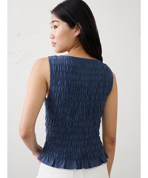 BANANA REPUBLIC FACTORY STORE(バナナリパブリック ファクトリーストア)の「BANANA REPUBLIC FACTORY STORE ボートネックスモッキングクロップドトップス(シャツ/ブラウス・レディース・ブラック/その他/オリーブ・XS/S/M/L)」の6枚目の写真