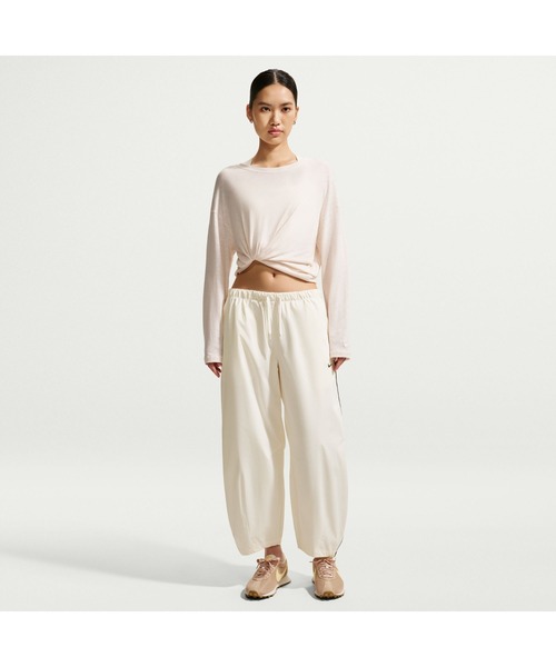 NIKE（ナイキ）の「NIKE/ナイキ WS ESSNTL BARREL ﾊﾟﾝﾂ（その他パンツ・レディース・ブラック/ベージュ・M/L/XL/S）」の2枚目の写真