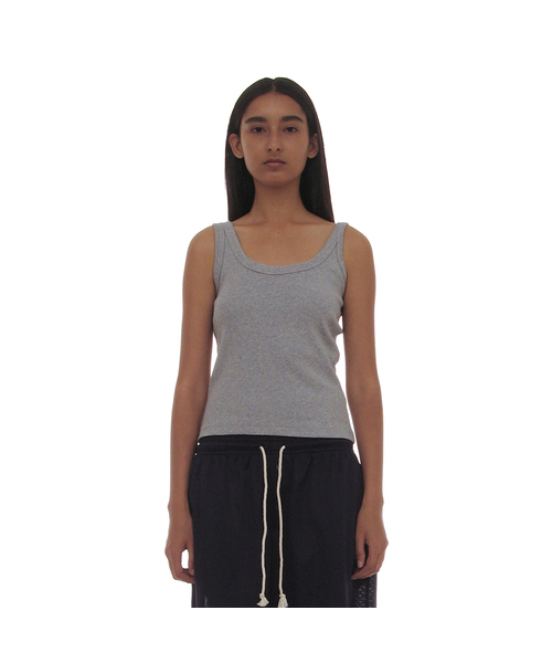 PARTIMENTO WOMEN(パルティメントウィメン)の「PWC アンバランスストラップスリーブレス_12カラー(Tシャツ/カットソー・レディース・カーキブラウン/グレー系その他/プラム/ホワイト/ブラック/レッド/パープル/ネイビー/グレー/オリーブ/アイボリー/ミント・SMALL/MEDIUM/LARGE)」の4枚目の写真