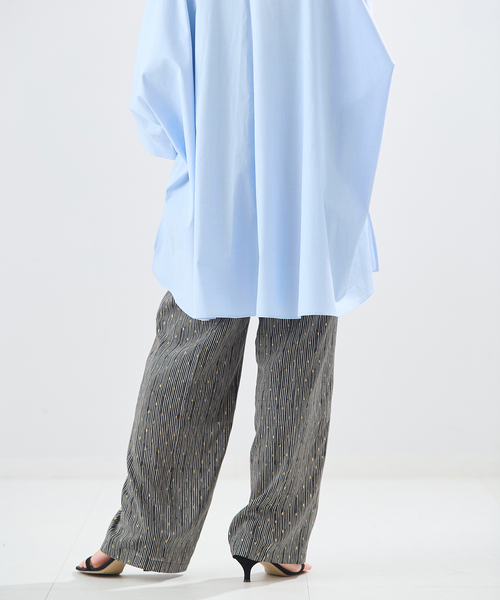journal standard L'essage(ジャーナルスタンダードレサージュ)の「《追加》DEVEAUX GOLDラメモノトーンイージーパンツ(その他パンツ・レディース・ブラック/アイボリー・FREE)」の6枚目の写真