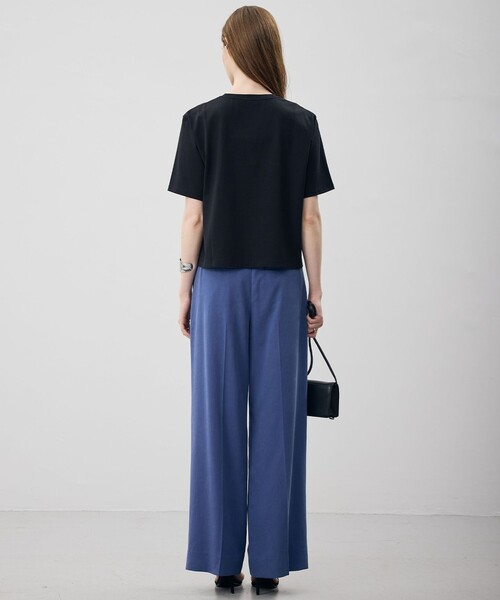 ICB(アイシービー)の「クロップド ロゴTEE(レタードプリント)(Tシャツ/カットソー・レディース・ブラック系1/アイボリー系1・X-LARGE/LARGE)」の5枚目の写真