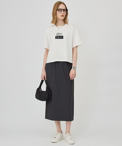ICB(アイシービー)の「クロップド ロゴTEE(レタードプリント)(Tシャツ/カットソー・レディース・ブラック系1/アイボリー系1・X-LARGE/LARGE)」の9枚目の写真