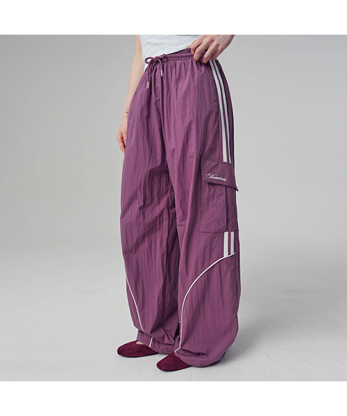 AVANDRESS（アバンドレス ）の「ノア CN トラックパンツ_7カラー（スウェットパンツ・レディース・ネイビー/ホワイト/チャコールグレー/ダークブラウン/ブラック/マジェンタ/カーキ・SMALL/MEDIUM/LARGE）」の7枚目の写真